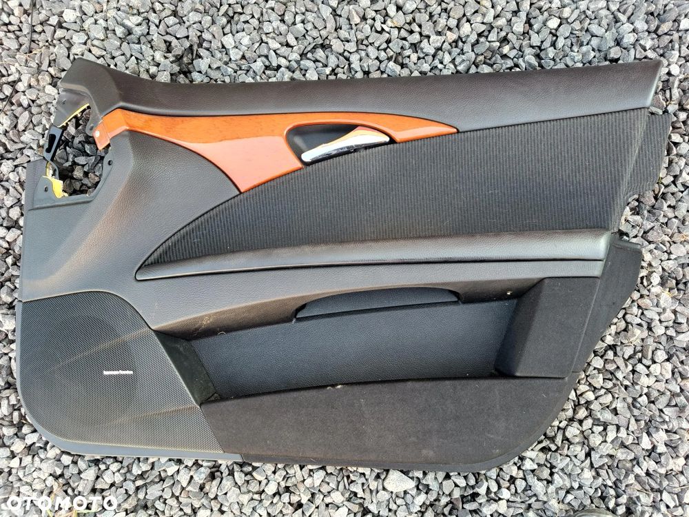 MERCEDES W211 LIFT BOCZEK TAPICERKA PRAWY PRZÓD PRZEDNI CLASSIC EU