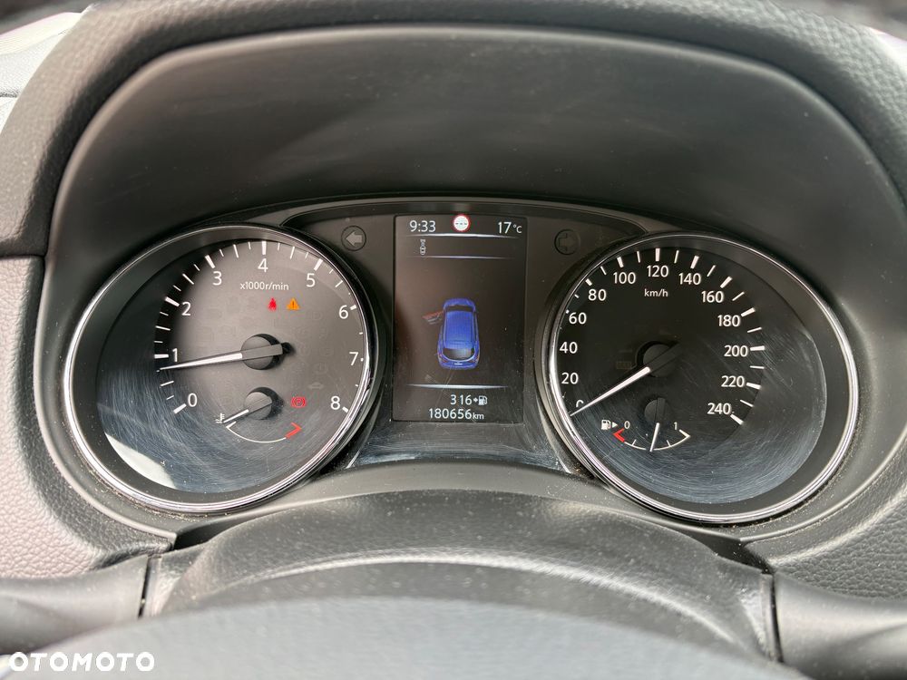 Nissan Qashqai 1.2 DIG-T N-Vision - 25