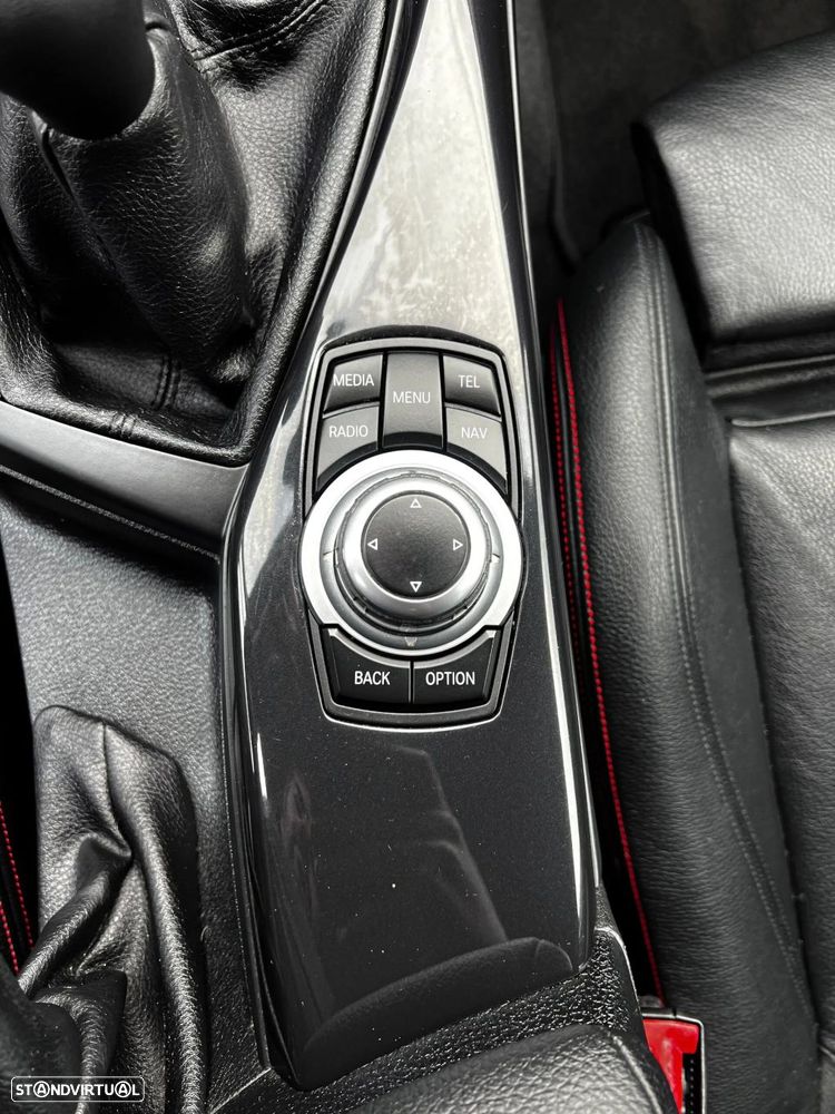 BMW 120 d Pack M - 13