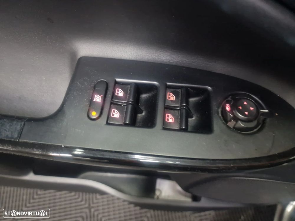 Alfa Romeo Giulietta 1.6 JTDm Distinctive - 8