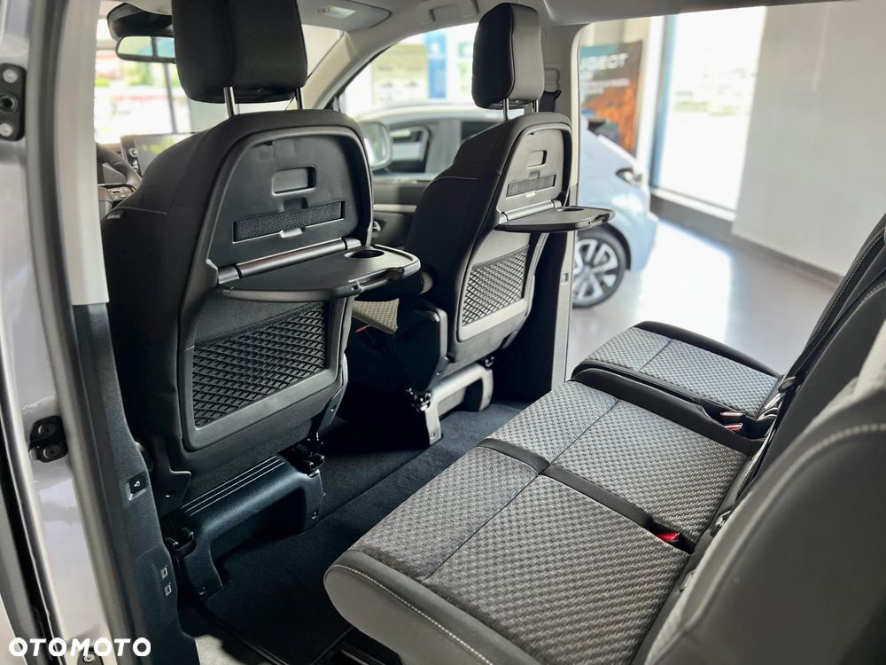Peugeot Traveller 2.2 BlueHDi Long Business EAT8 - 11
