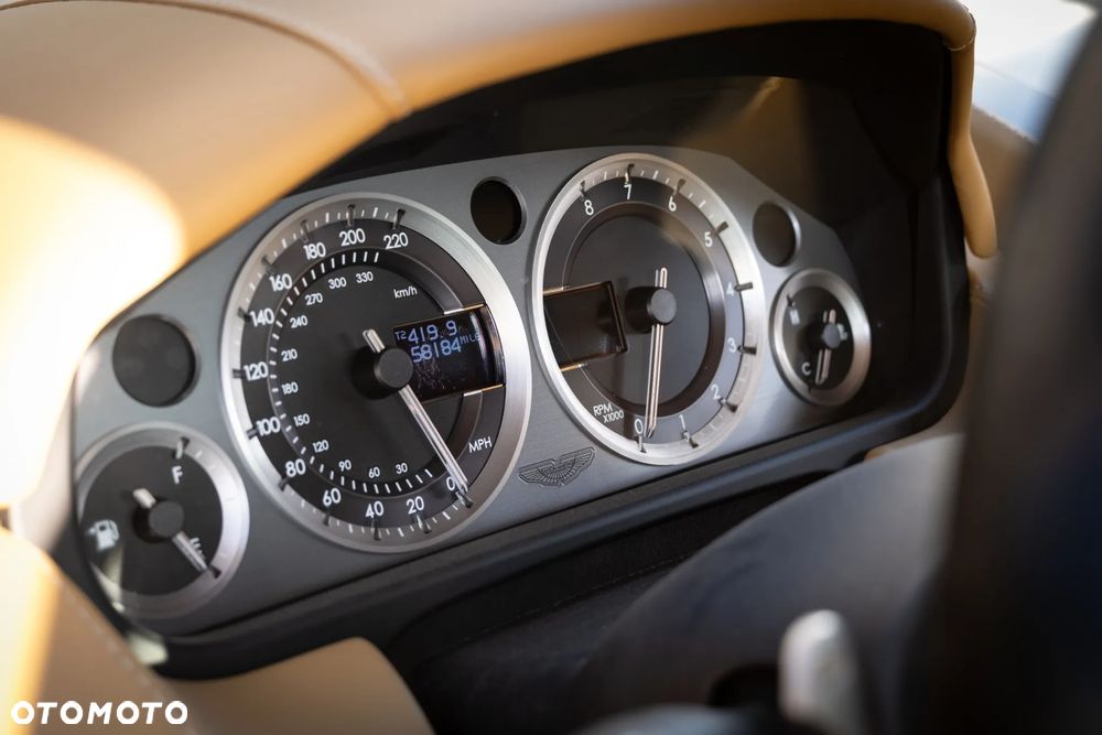 Aston Martin V8 Vantage 4,7 SportShift - 14