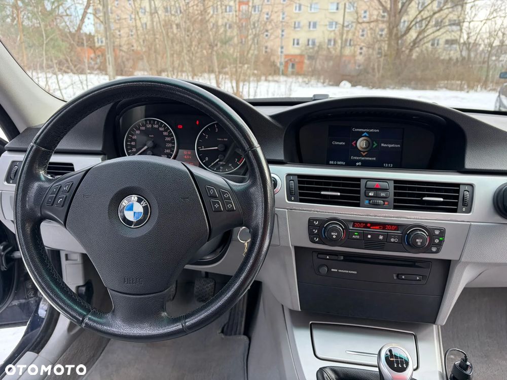 BMW Seria 3 318i - 15