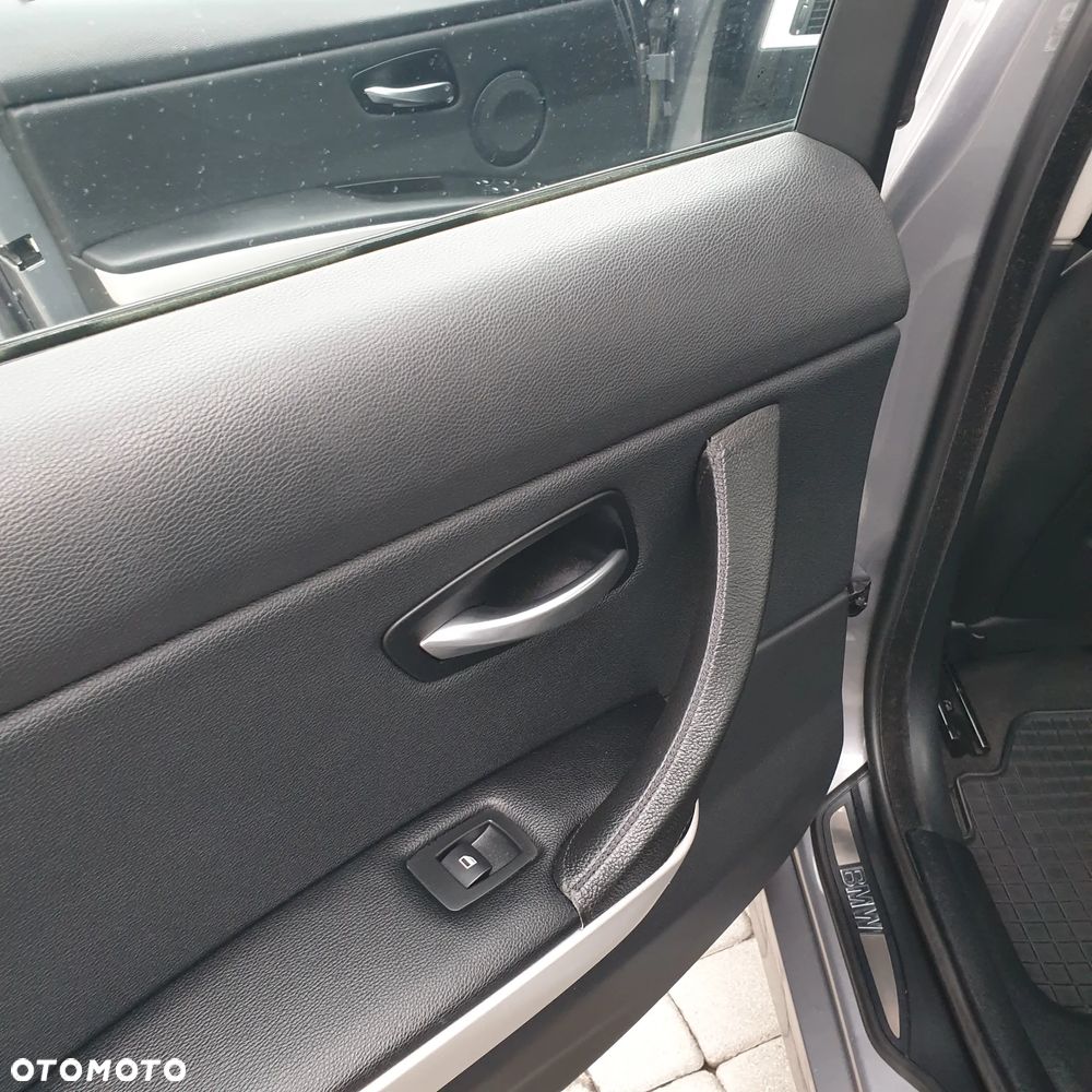 BMW Seria 3 318d - 17