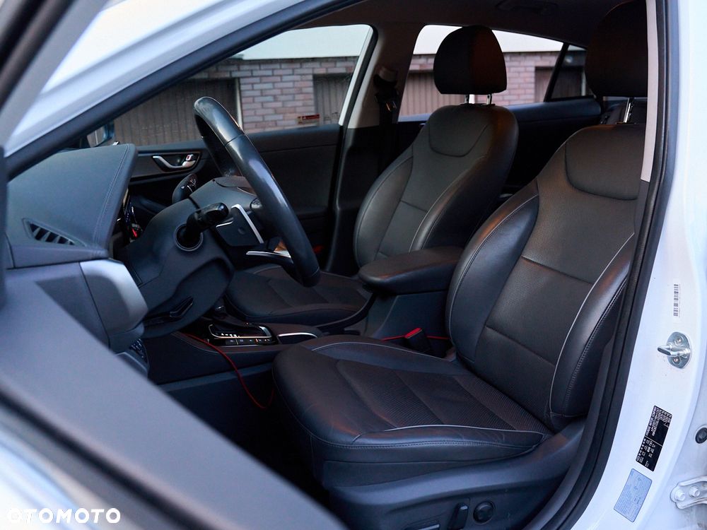 Hyundai IONIQ - 15