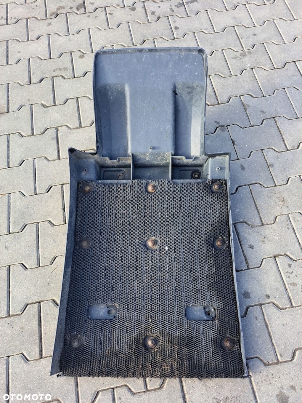 NADKOLE BŁOTNIK PRAWY KABINY CHLAPACZ VOLVO FH 4 - 4