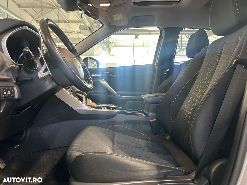 Mitsubishi Eclipse-Cross - 24