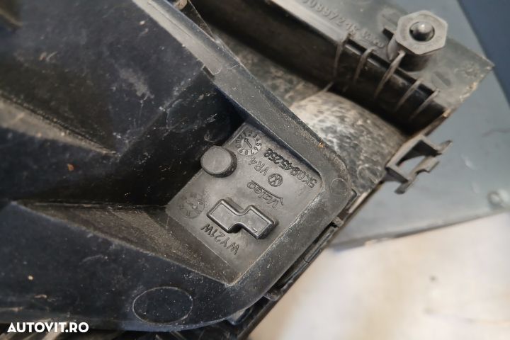 Lampa / Tripla stop dreapta pe aripa 5K0945258 5K0945258 Volkswagen V - 5