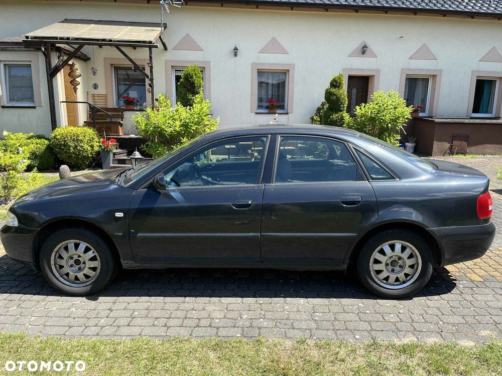 Audi A4 Limousine - 32