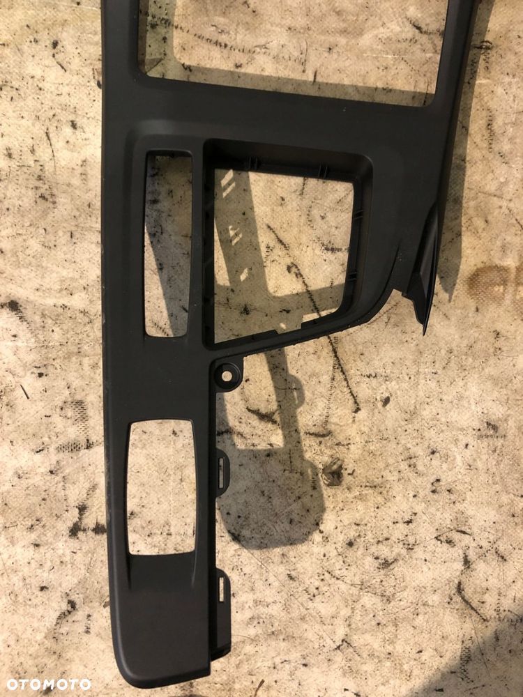 DEKOR TUNELU BMW X1 F48 X2 F39 CZARNY MAT - 4