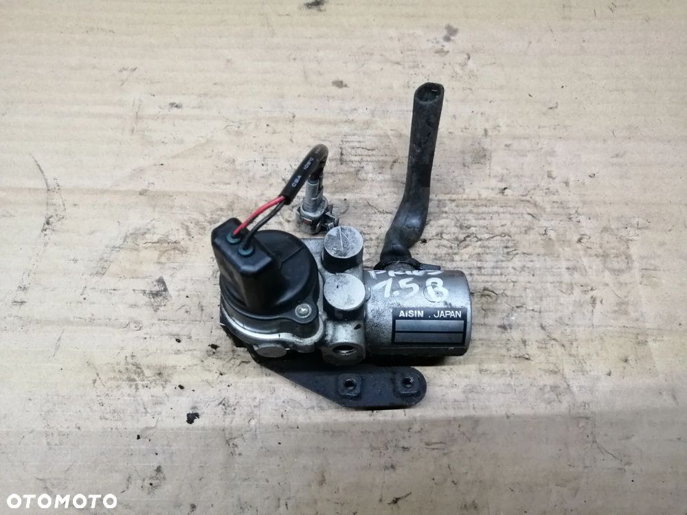 Toyota Prius II hybrid 1.5 16V pompa hamulcowa przewody zbiorniczek 47270-47010  132030-40120 - 2