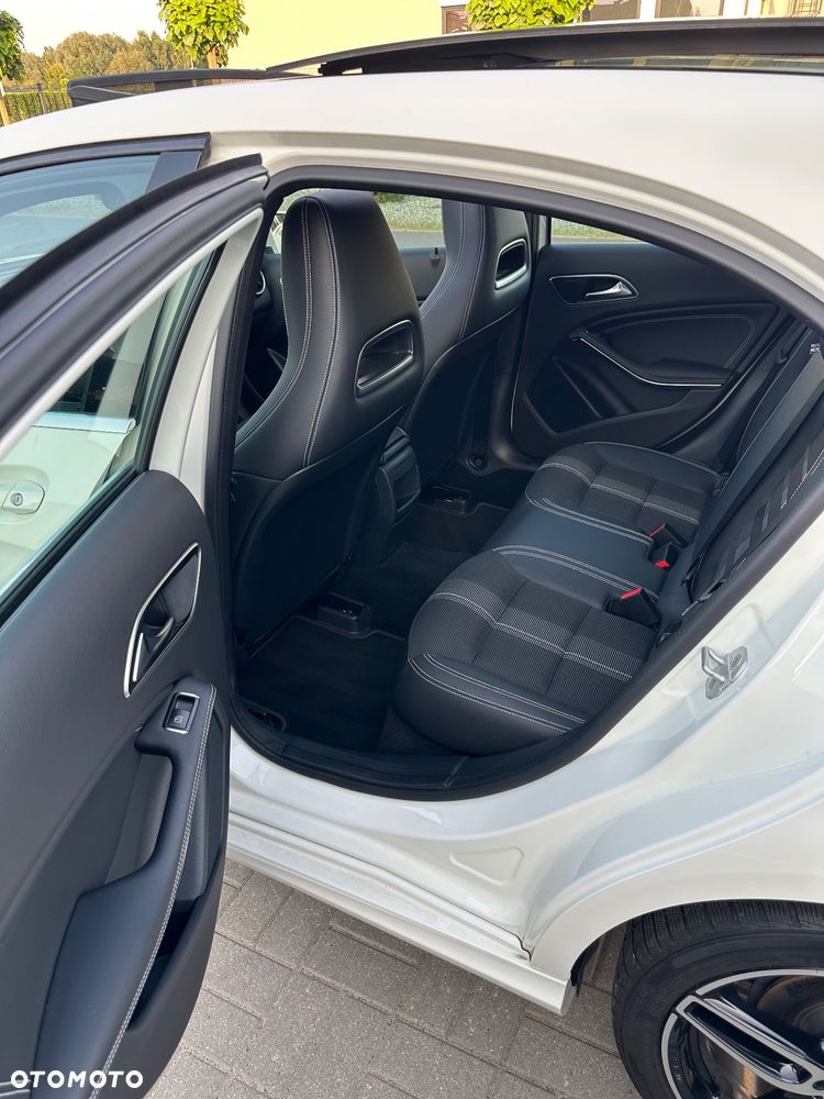Mercedes-Benz Klasa A 180 (BlueEFFICIENCY) Urban - 17