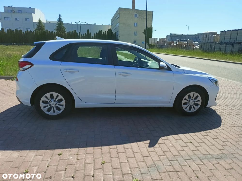 Hyundai i30 1.4 Trend - 9