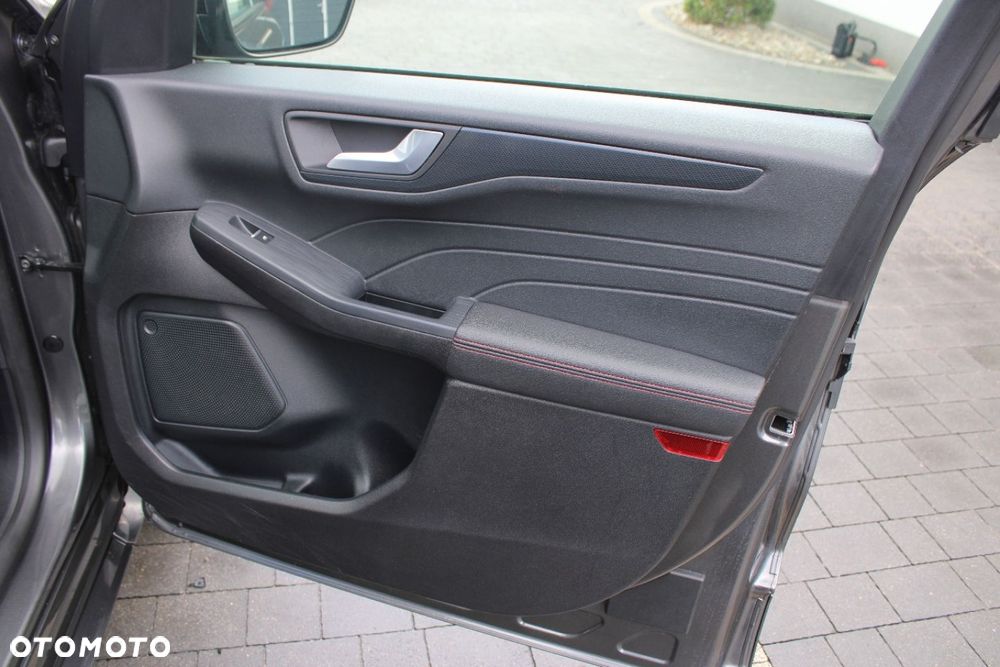 Ford Kuga - 28