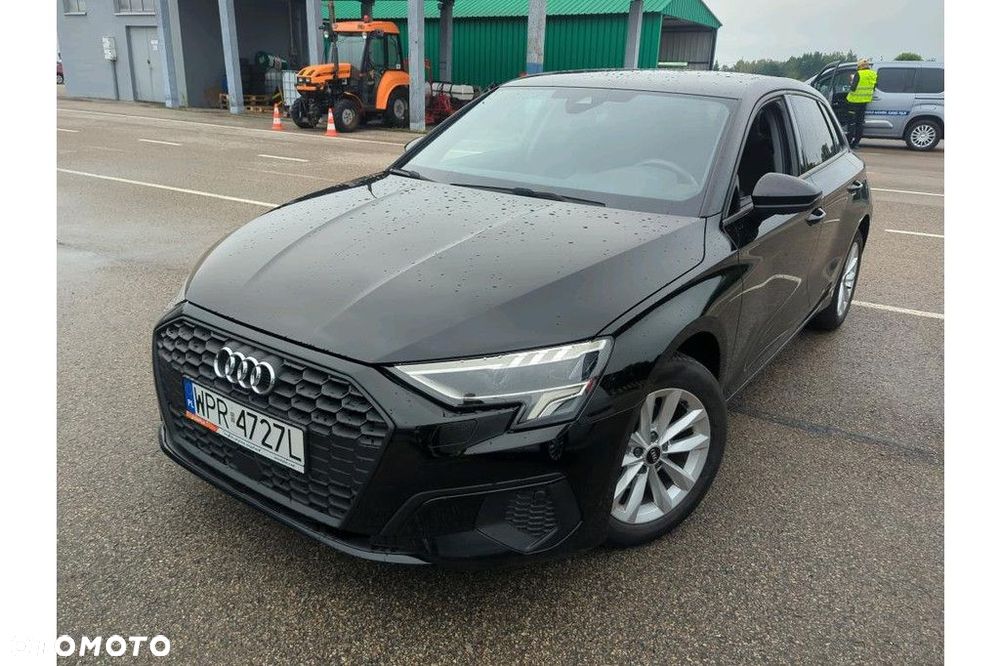 Audi A3 Sportback - 1