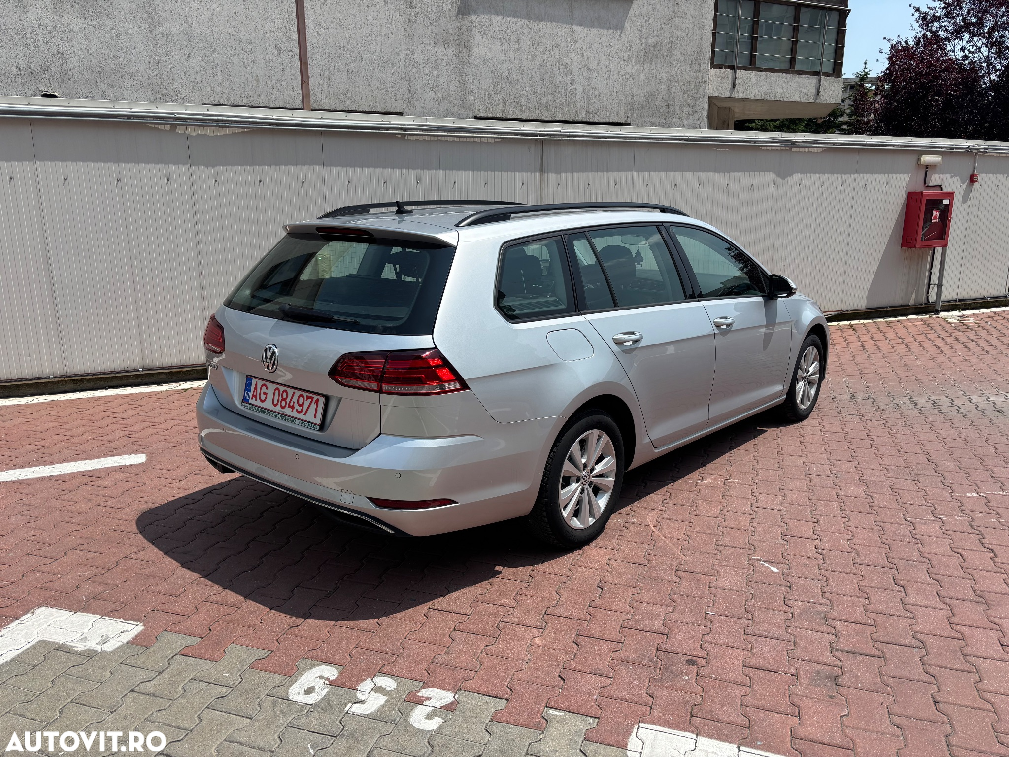 Volkswagen Golf 1.6 TDI DSG Comfortline - 4