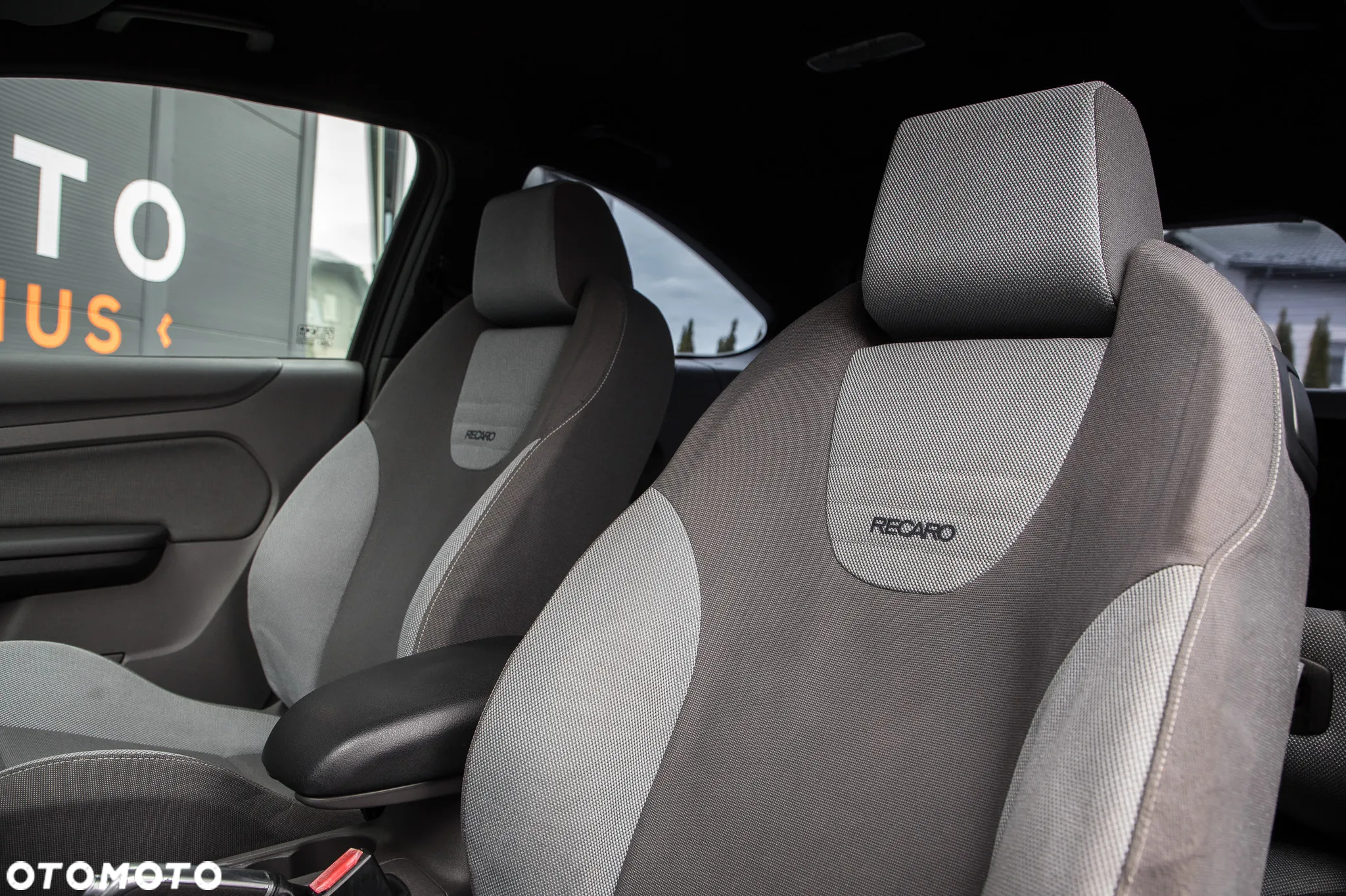 Ford Focus 2.5 ST - 16