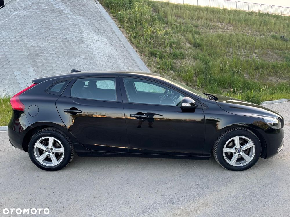 Volvo V40 D2 Momentum - 13
