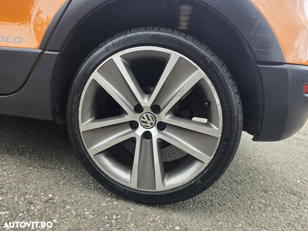 Volkswagen Polo 1.6 TDI Blue Motion Technology Highline - 14