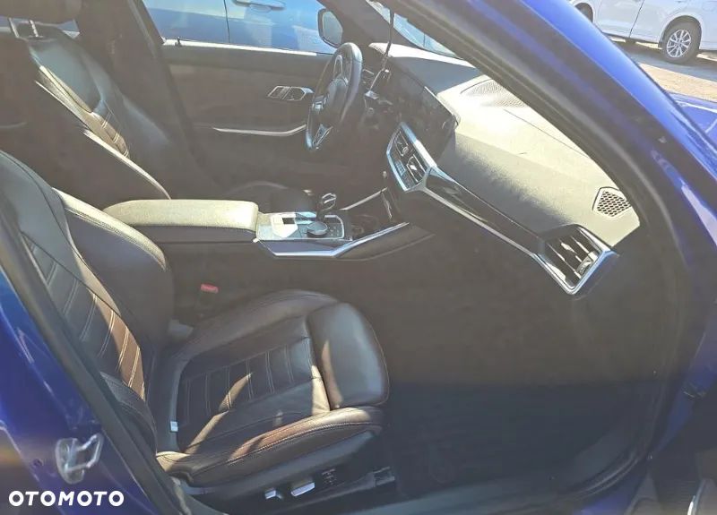 BMW Seria 3 330i xDrive M Sport - 10