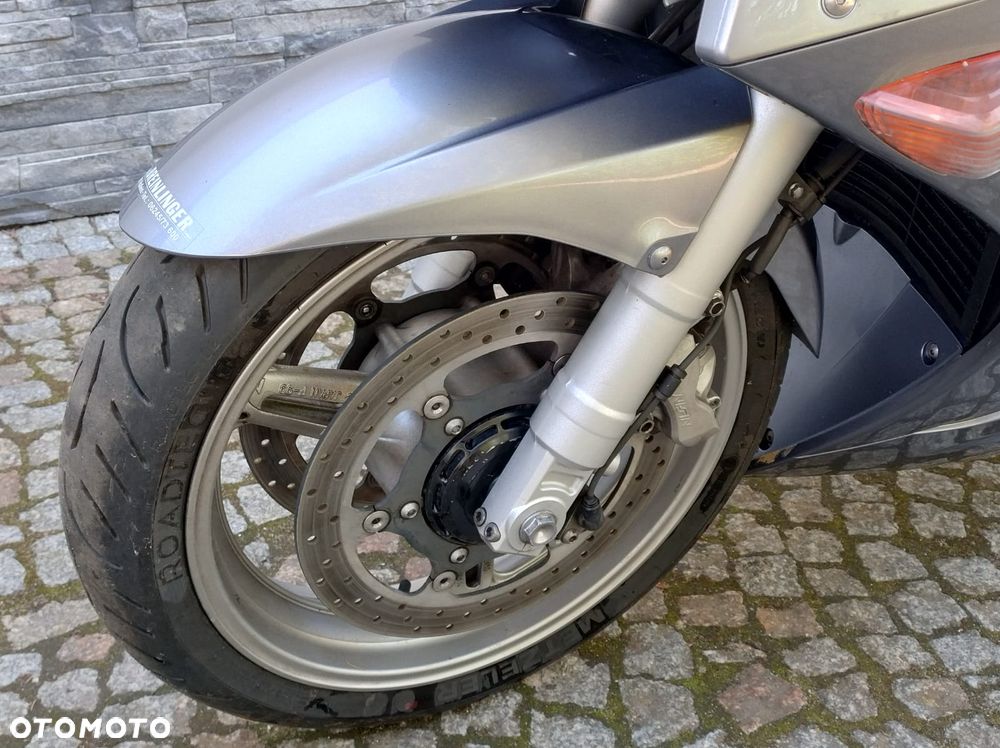 Yamaha FJR - 28