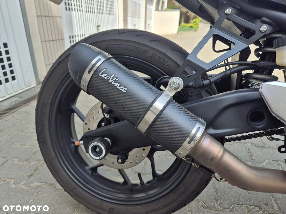 Yamaha R3 - 4
