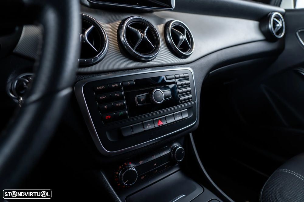 Mercedes-Benz CLA 220 CDI Urban Aut. - 17
