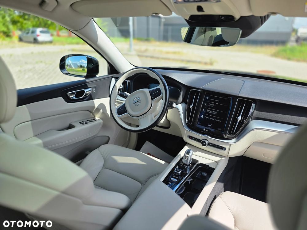 Volvo XC 60 T8 AWD Plug-In Hybrid Momentum - 14