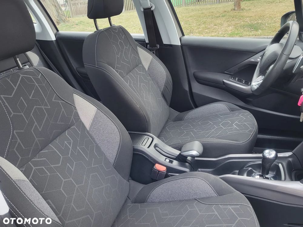 Peugeot 2008 82 e-VTI ETG5 Active - 19