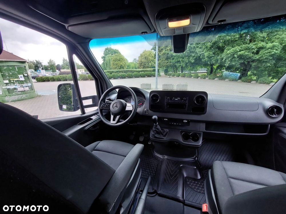 Mercedes-Benz Mercedes-Benz Sprinter 917 - 12