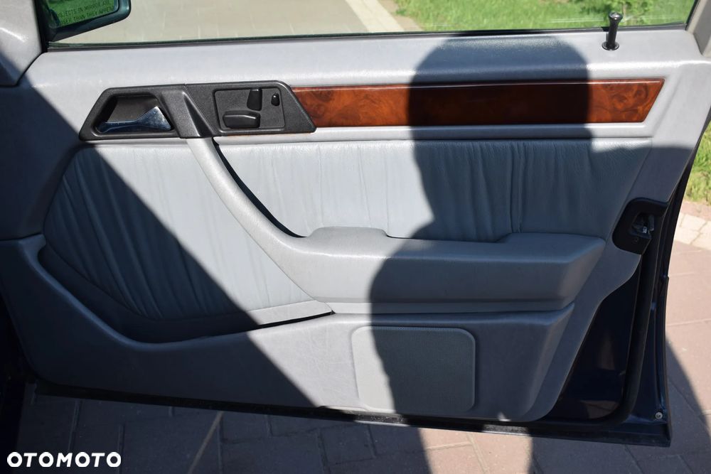 Mercedes-Benz Klasa E 420 Elegance - 33