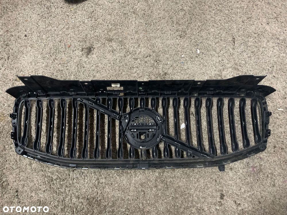 volvo xc60 ii oe 31479498 atrapa grill chrom kamera - 5