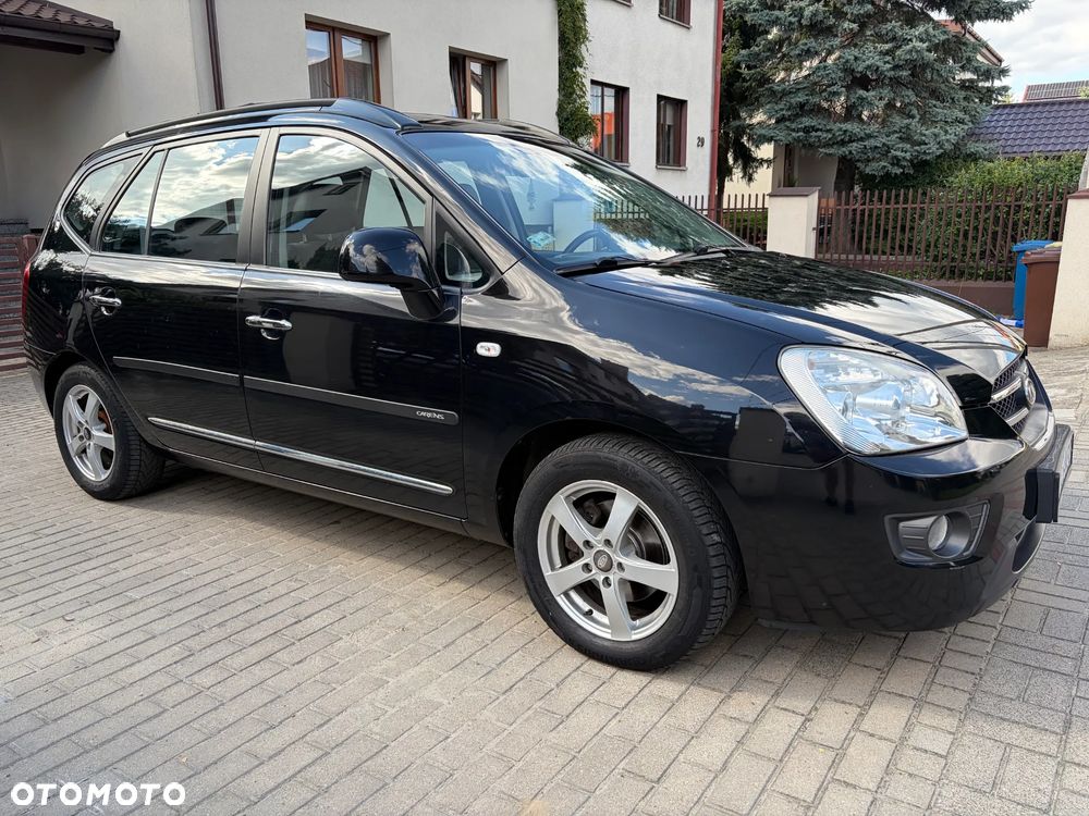 Kia Carens - 11