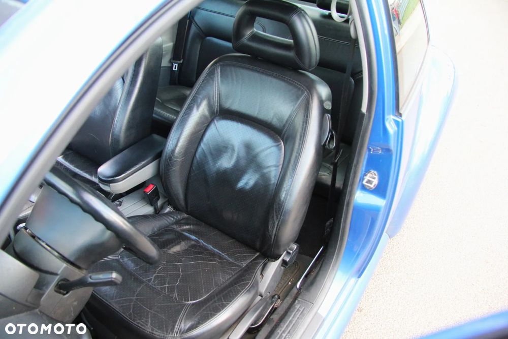 Volkswagen New Beetle - 24