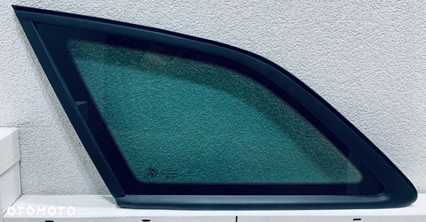 Szyba karoseryjna lewa SEAT LEON 2020- KOMBI OE