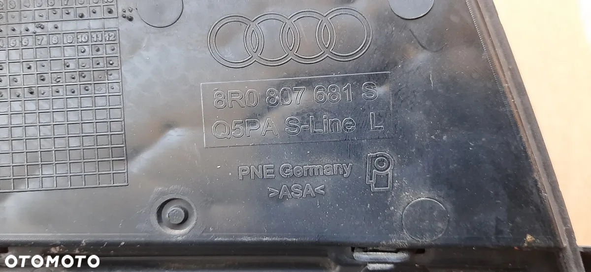 Audi Q5 S-Line kratka zderzaka lewa 8R0807681S - 9