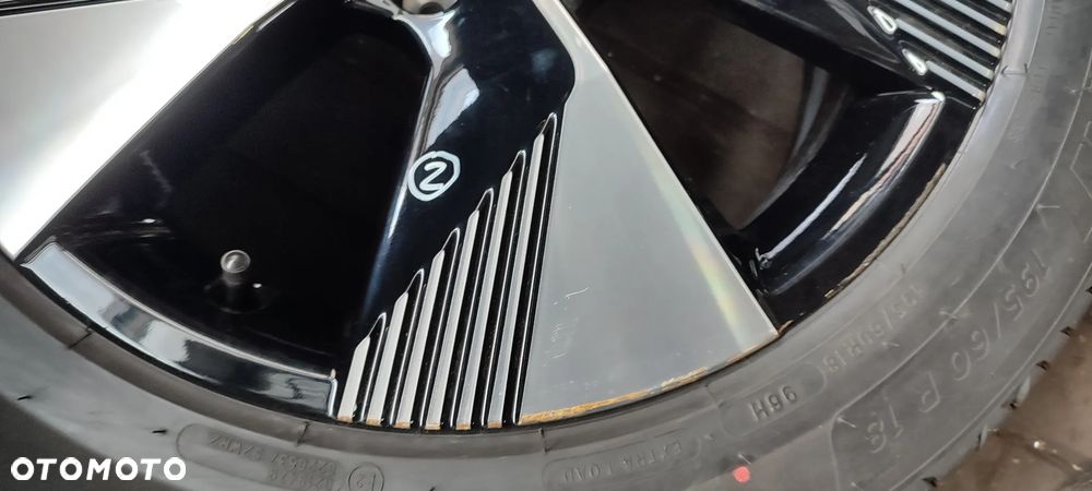 Felgi 403003990R 5x114,3 7Jx18 Cali Renault Megane E TECH Komplet - 6