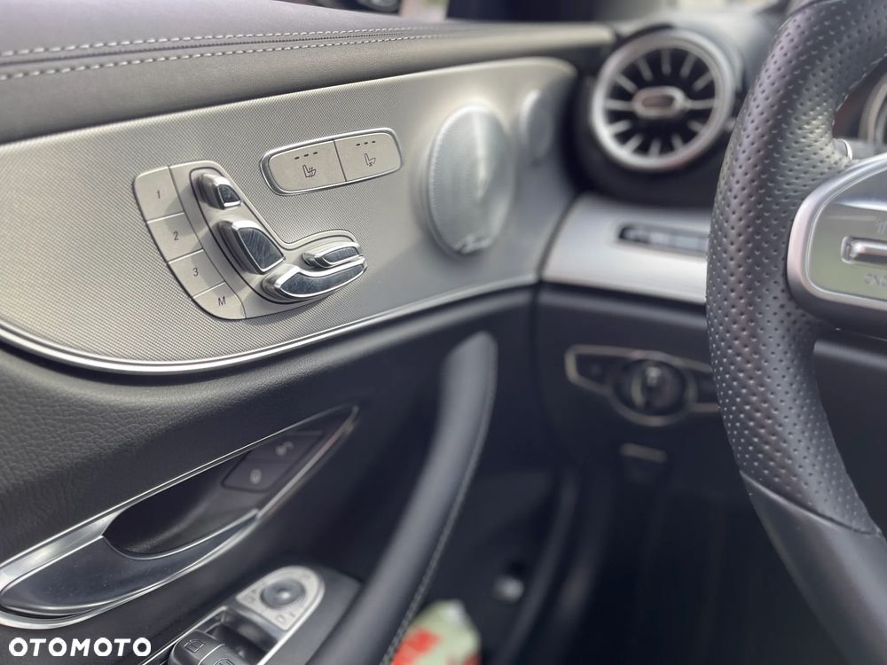 Mercedes-Benz Klasa E 300 Coupe 9G-TRONIC - 22