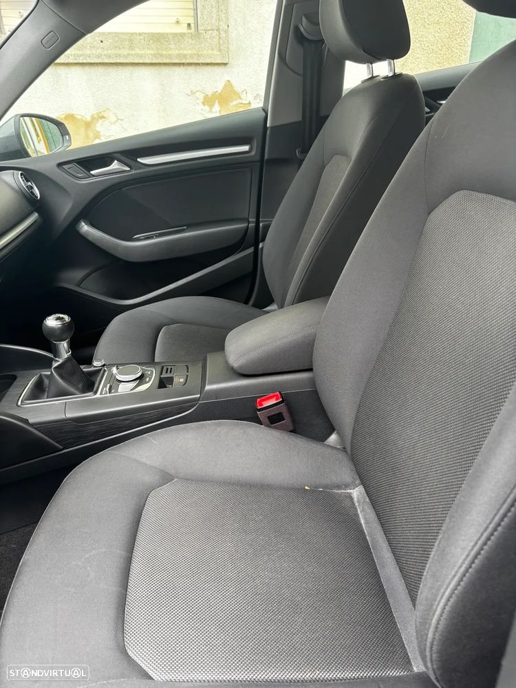 Audi A3 Sportback 30 TDI Design - 11