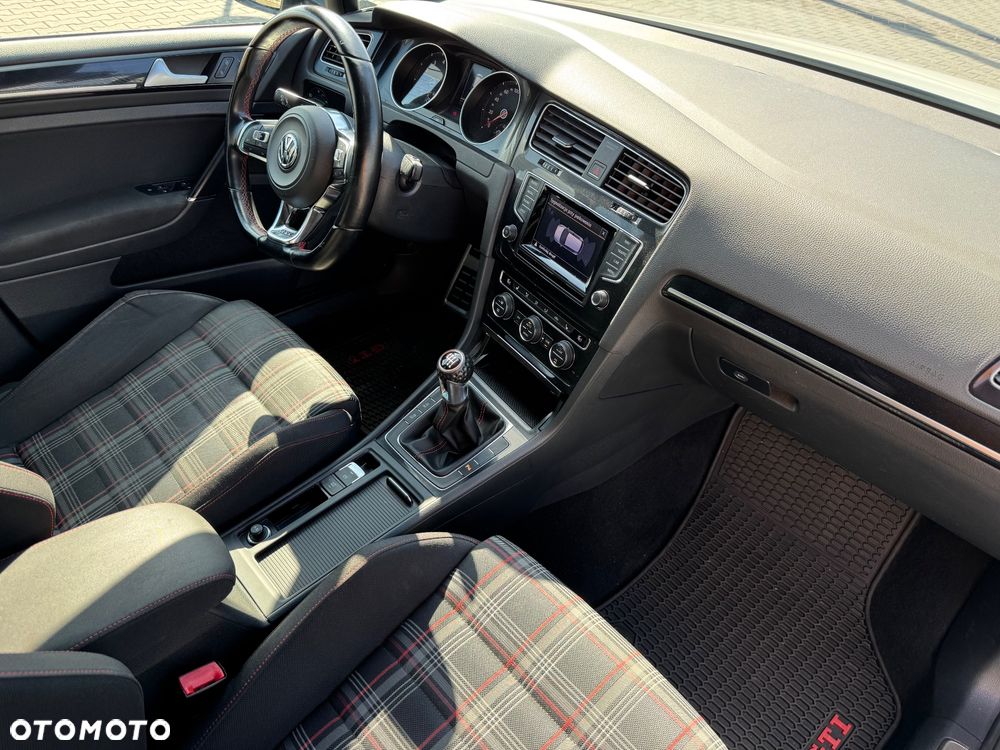 Volkswagen Golf GTI BlueMotion Technology - 9