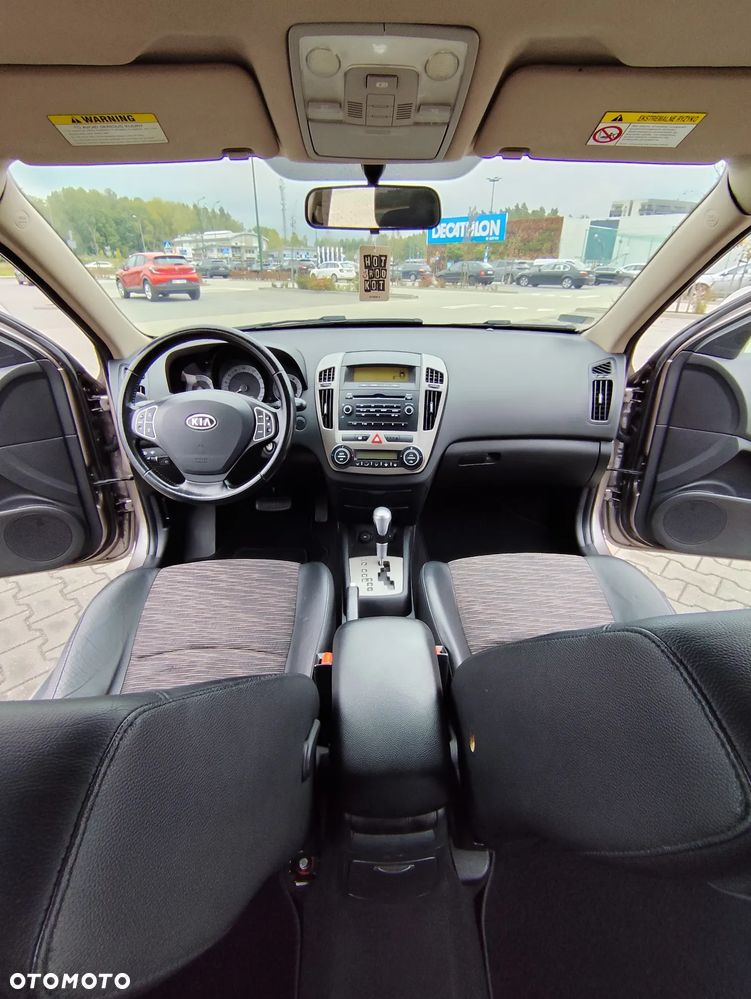 Kia Ceed - 9