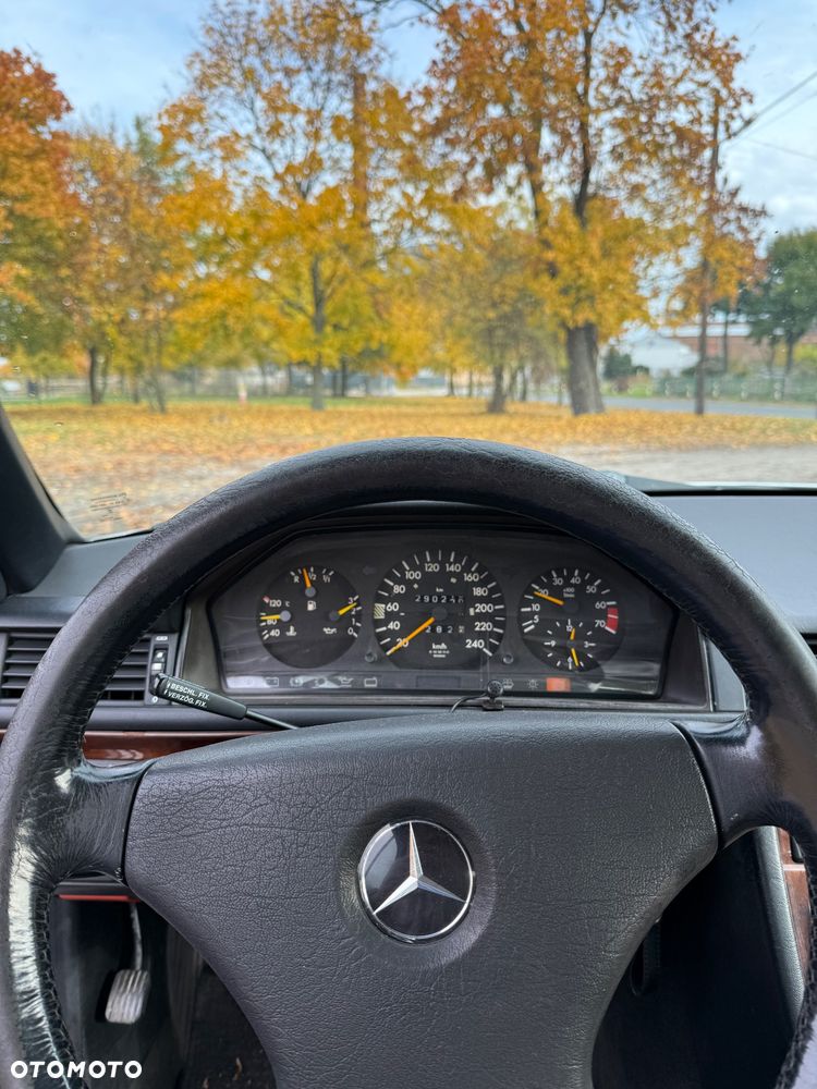 Mercedes-Benz W124 (1984-1993) - 11