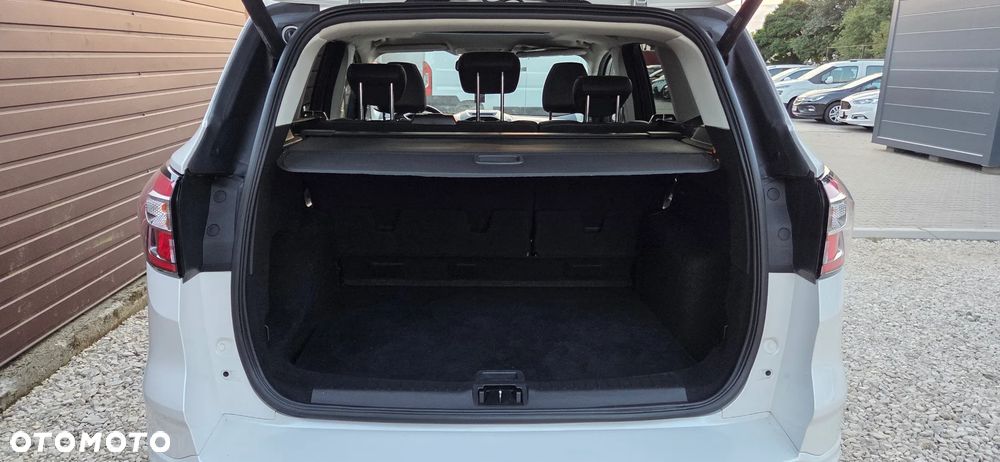 Ford Kuga - 24