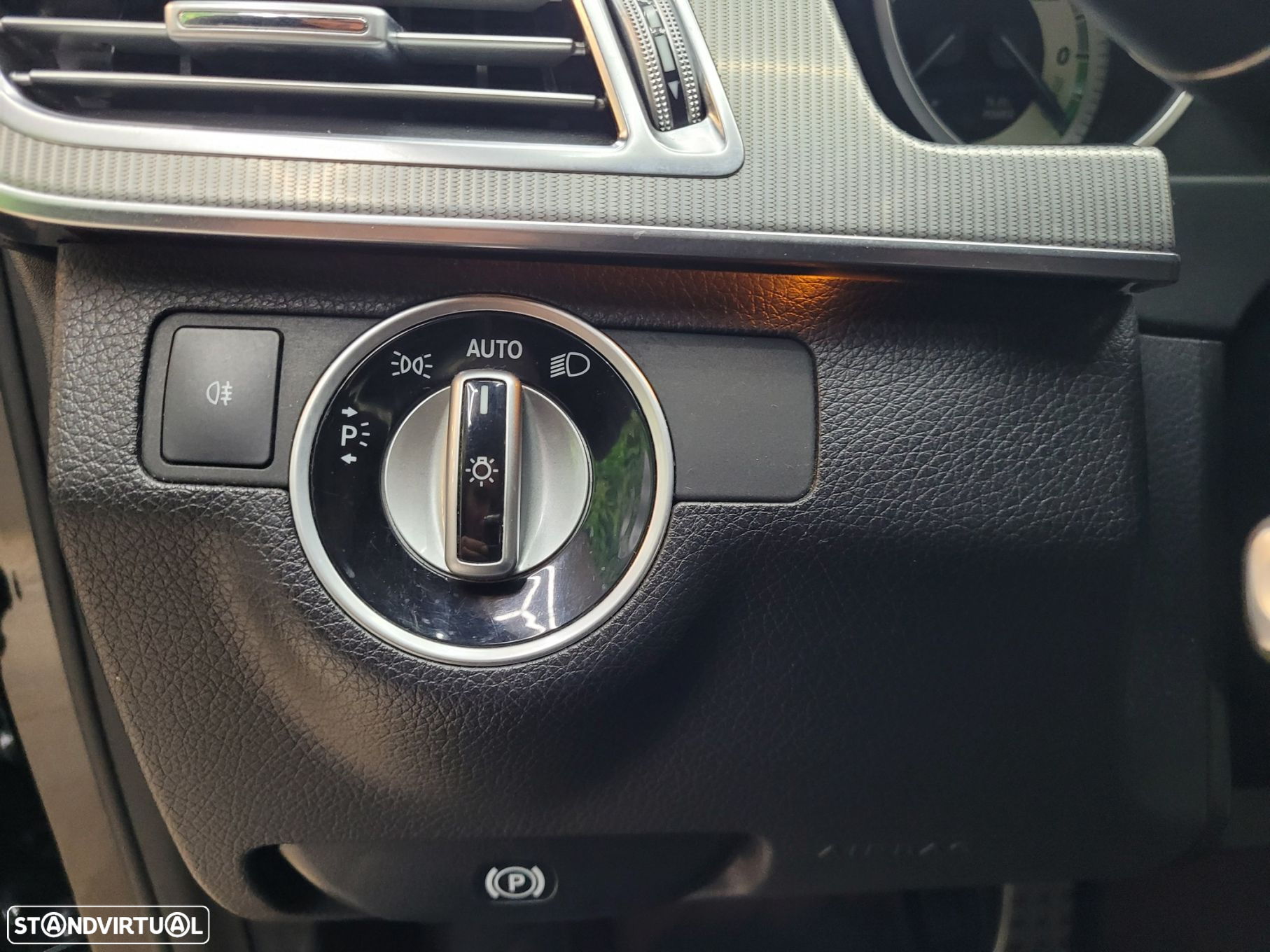 Mercedes-Benz E 300 Bluetec Hybrid Avantgarde - 39