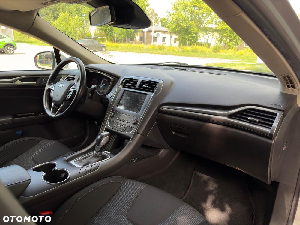 Ford Mondeo 2.0 Hybrid Titanium - 18
