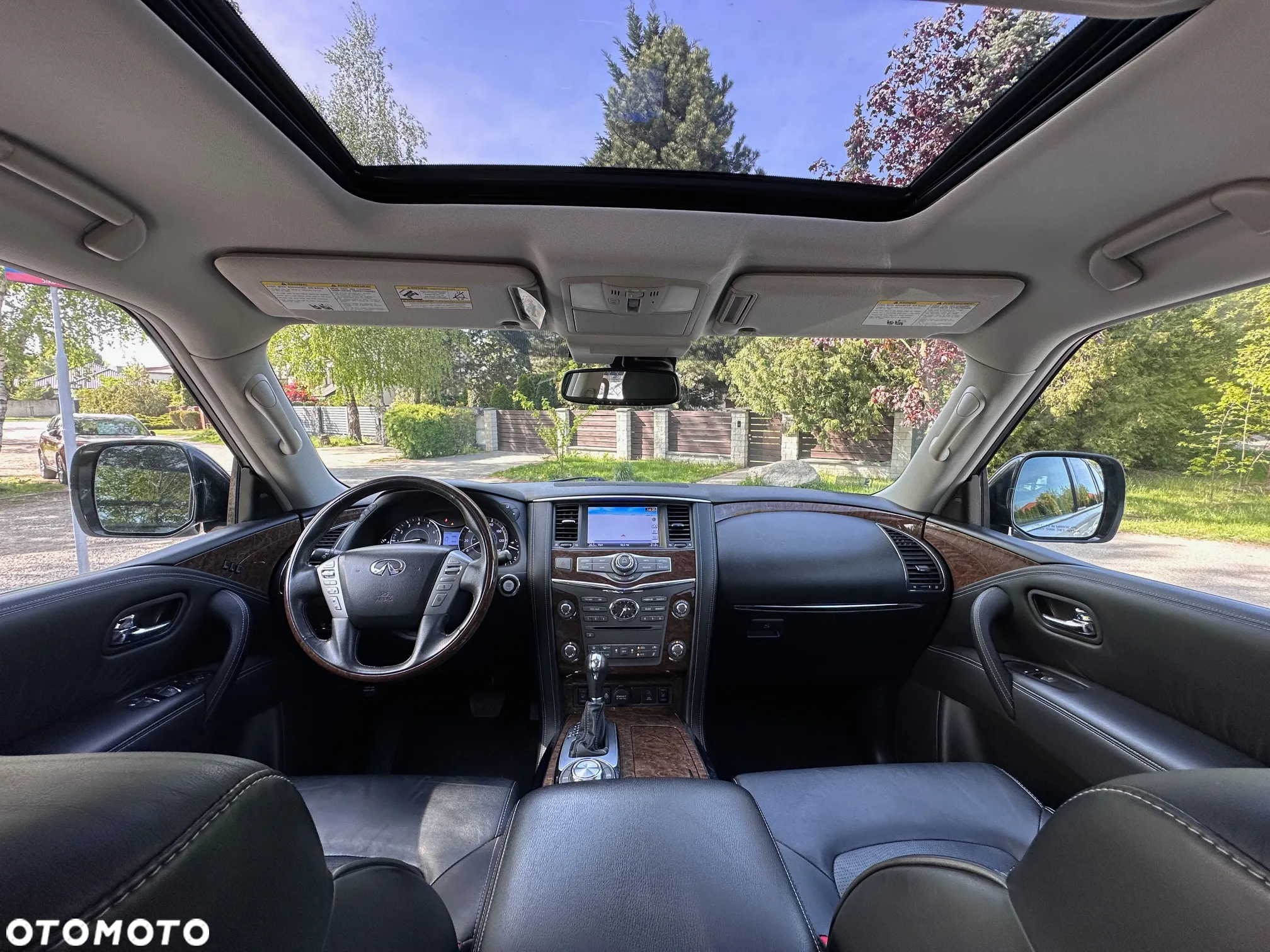Infiniti QX80 - 30