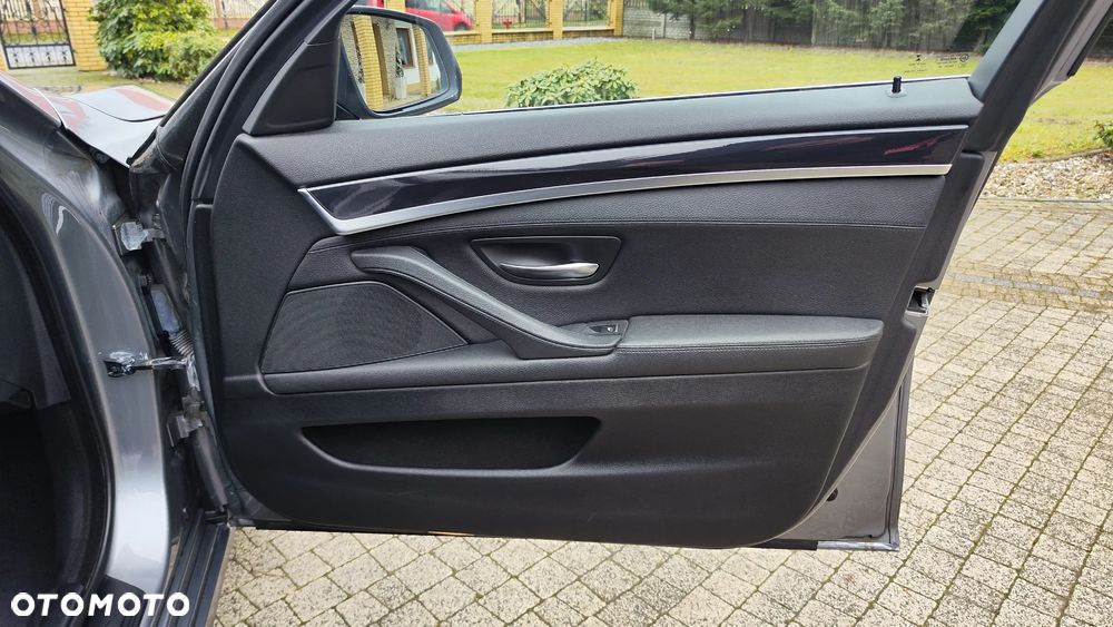 BMW Seria 5 520d - 30