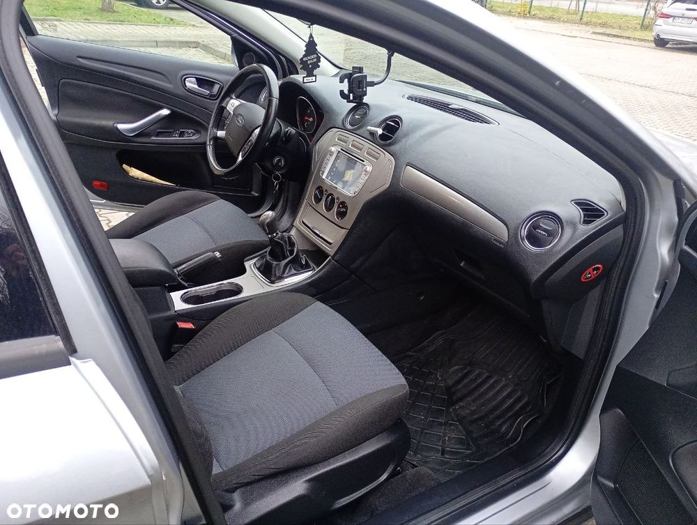 Ford Mondeo 1.6 Ambiente - 10