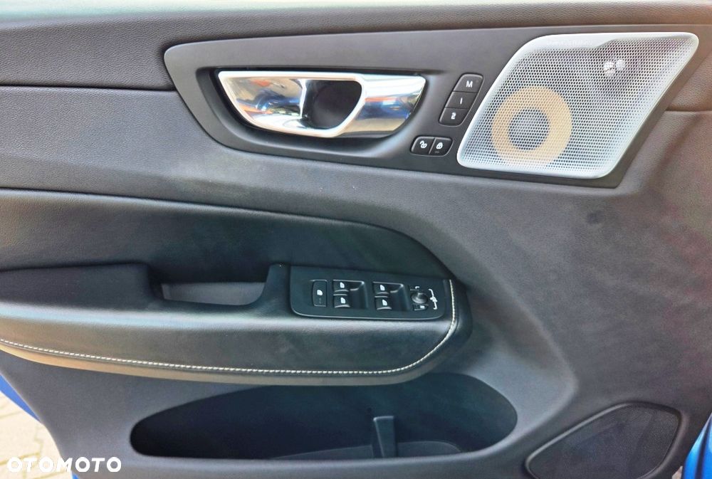 Volvo XC 60 D5 AWD Geartronic RDesign - 24