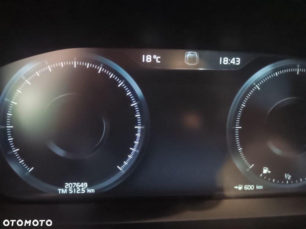 Volvo V90 Cross Country D4 AWD - 16